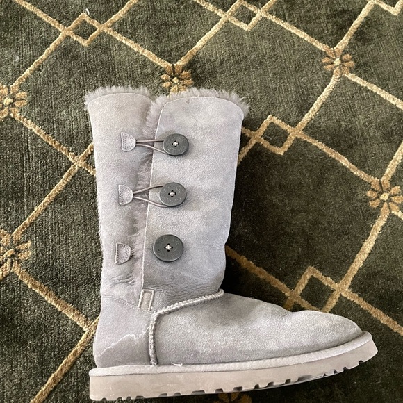 UGG Bailey Button Triplet II Boot - Picture 2 of 3